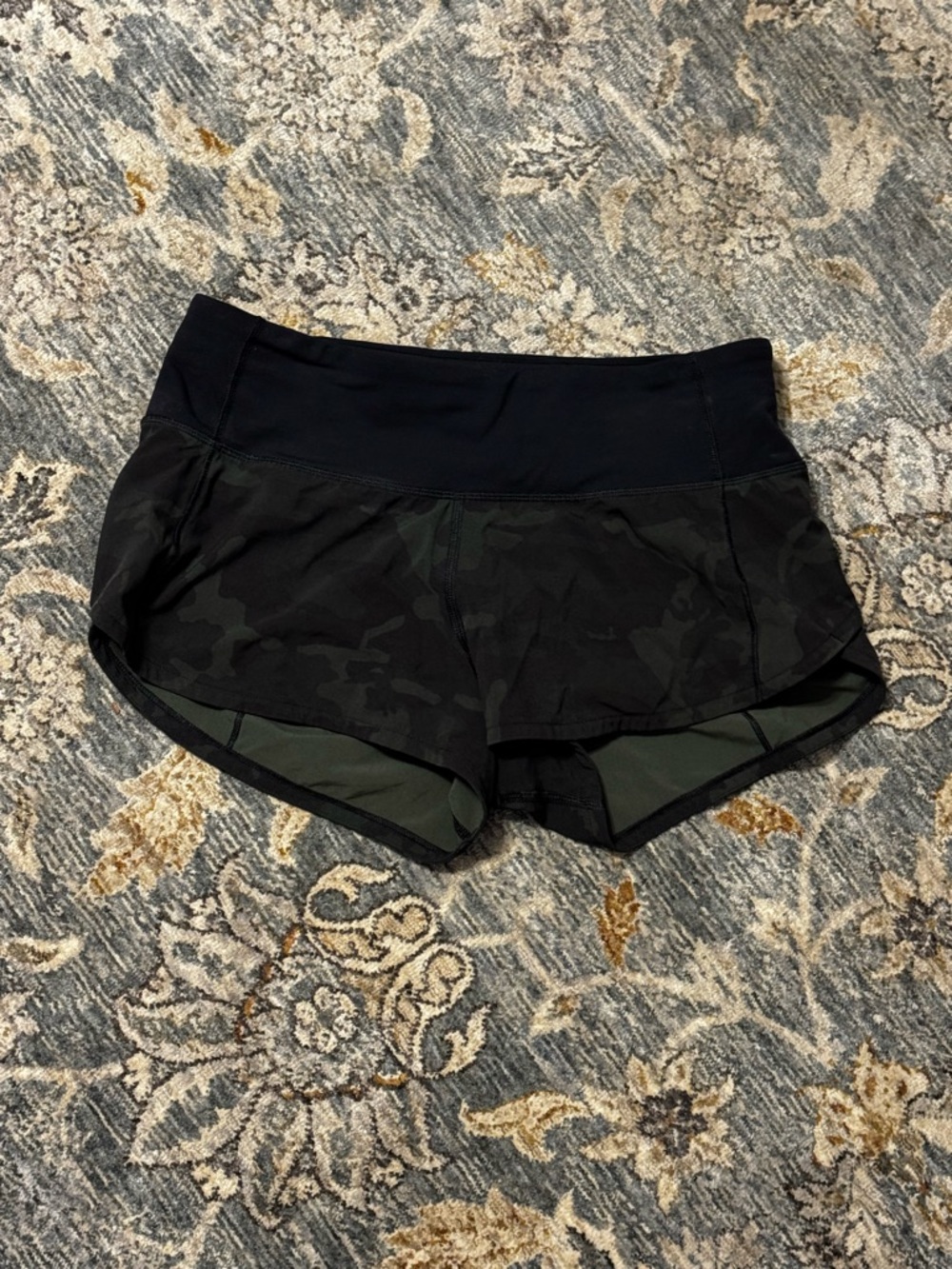 Lululemon speedup 2.5in in camo